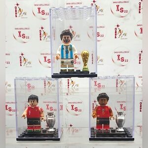 Lionel Messi, Cristiano Ronaldo & Lamine Yamal Assembles Minifigures